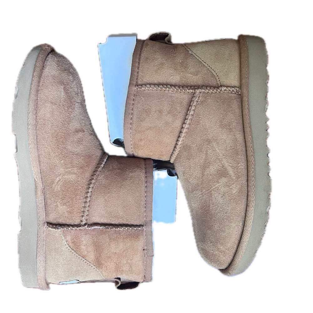 UGG Kids Chestnut Mini Boot - Picture 6 of 6